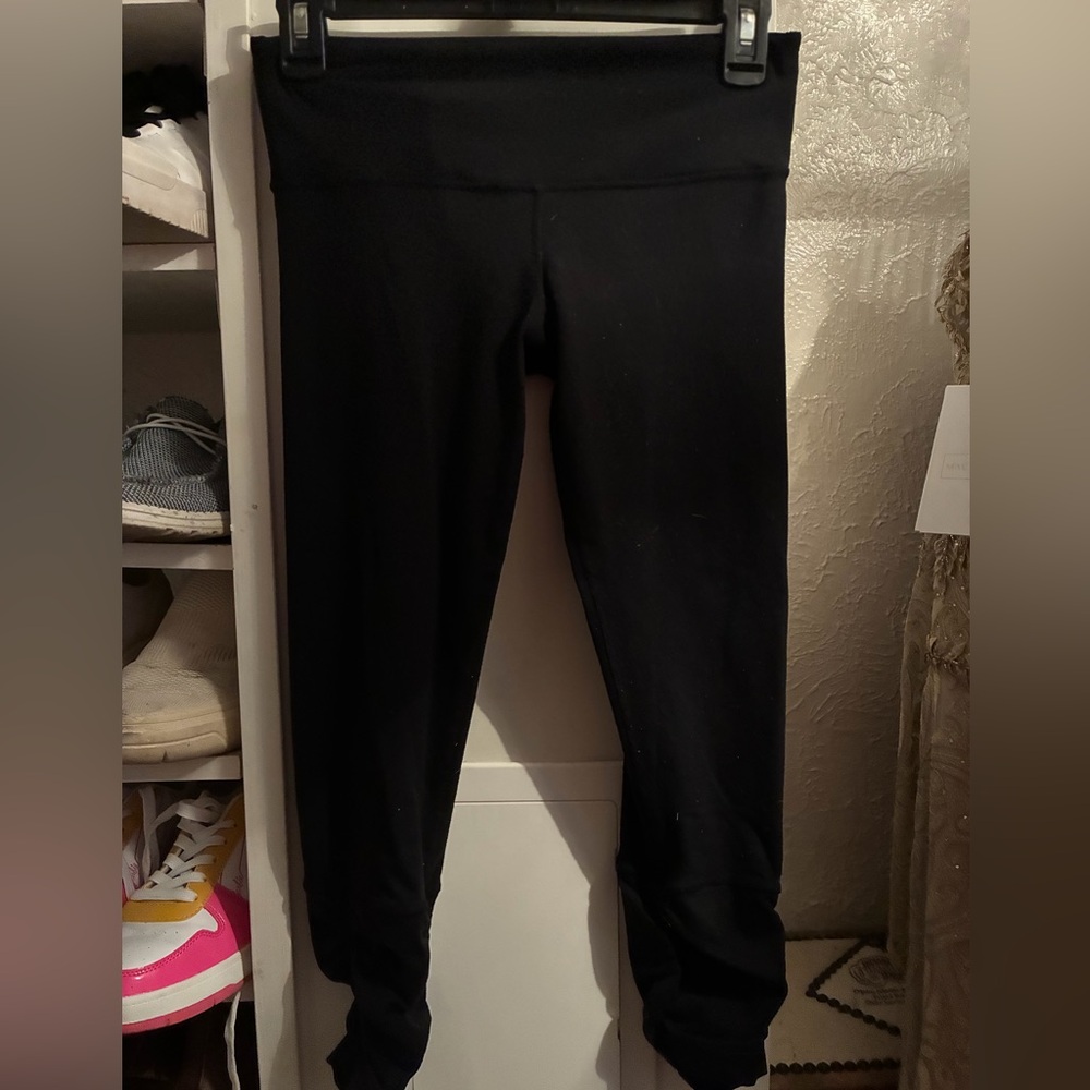 lululemon black capri length legging